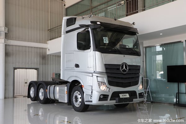 奔驰 Actros C重卡 智享版 470马力 6X4 AMT自动挡牵引车(国六)(BJ4266Y6DHL-01)