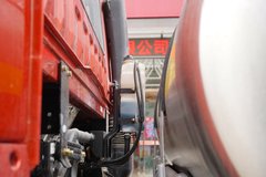 青岛解放 JH5重卡 460马力 6X4 LNG自动档牵引车(CA4251P2K15T1E6A80)