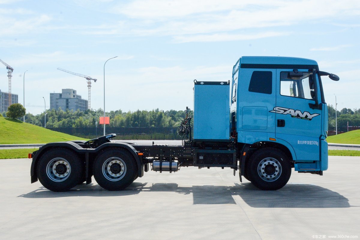 【图】三一重卡 江山平顶 6X4 充电式纯电动牵引车(HQC42503SWBEV3)_实拍图片_1711864_卡车之家
