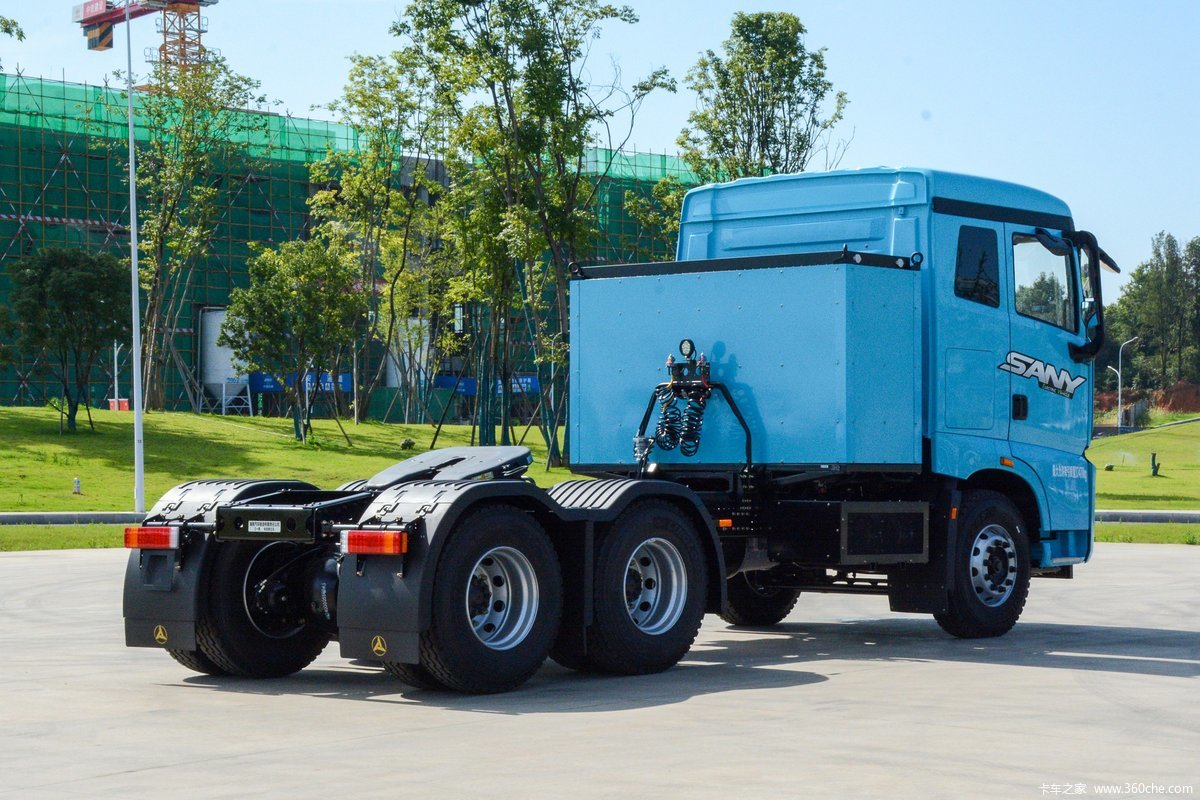 【图】三一重卡 江山平顶 6X4 充电式纯电动牵引车(HQC42503SWBEV3)_实拍图片_1711858_卡车之家