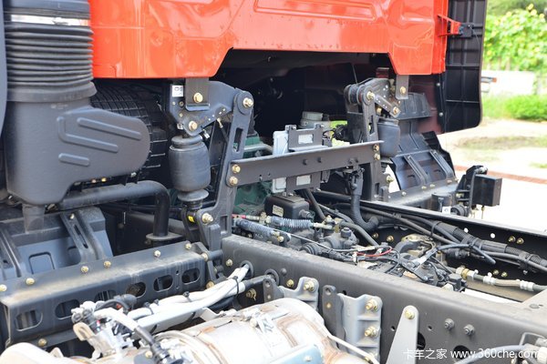 玉林长久一汽解放J6G6.8米320马力载货车仅售19.88