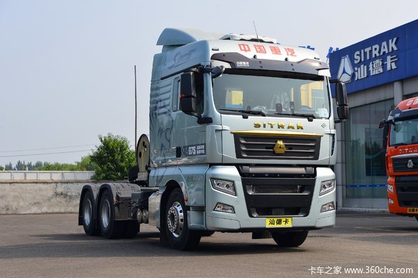 中国重汽 汕德卡SITRAK G7S重卡 530马力 6X4 LNG自动档牵引车(带液缓)(ZZ4256V384HF1LB)