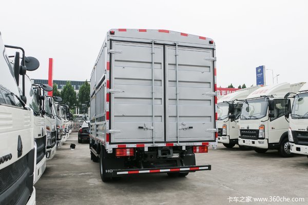 中国重汽HOWO 悍将 170马力 4.15米单排仓栅式轻卡(法