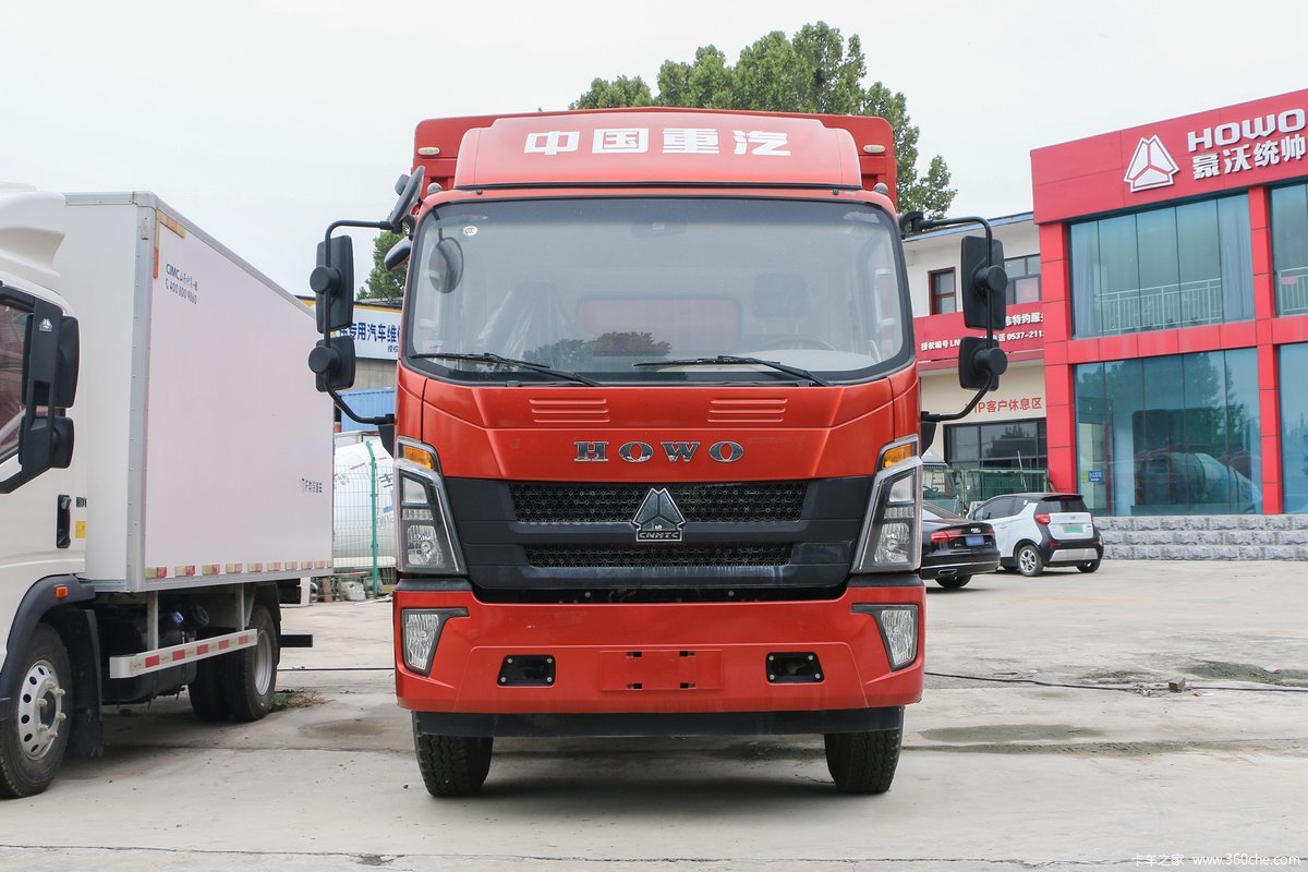 中国重汽HOWO 统帅 200马力 5.2米排半仓栅式载货车