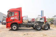 中国重汽 HOWO Max重卡 530马力 6X4 LNG牵引车(液缓)(ZZ4257V424KF1L)