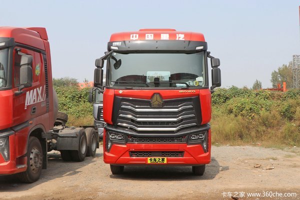 中国重汽 HOWO Max重卡 500马力 6X4 AMT自动档牵引车(ZZ4257V344KF1)