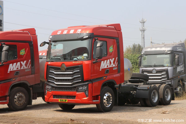 豪沃MAX530马力潍柴15升LNG动力牵引车，致富首选！