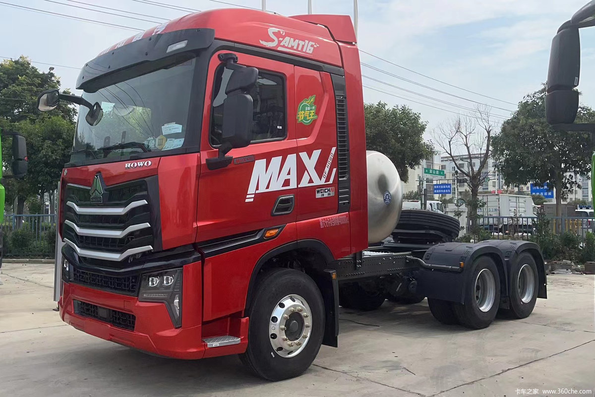 中国重汽 HOWO Max重卡 480马力 6X4 LNG自动档牵引车(重汽16档)