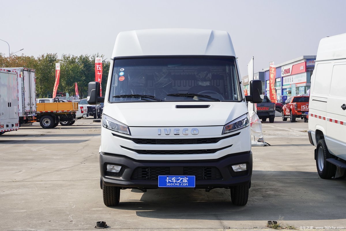 南京依维柯 新得意V40 2023款 129马力 2.8T柴油 2-3座 长轴中顶封闭货车(后双胎)