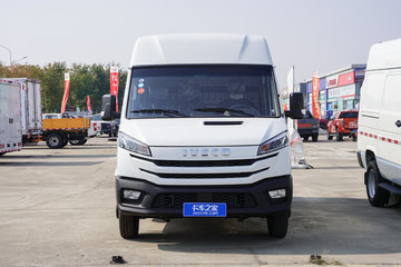 南京依维柯 新得意V35 2023款 129马力 2.8T柴油 2-3座 短轴中顶封闭货车(后双胎)