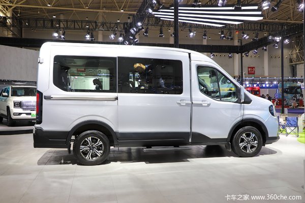 2024华中国际车展狂欢来袭，江铃E全顺至高综合优惠3000元