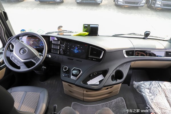 欧曼EST牵引车沈阳市火热促销中 让利高达0.5万