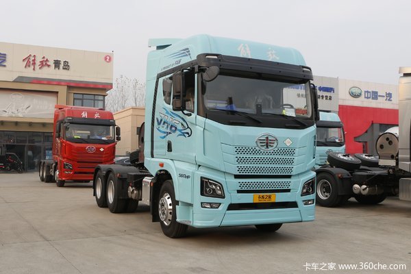 青岛解放 JH6重卡 560马力 6X4 LNG牵引车(液缓)(CA4258P25K15T1NE6A80)