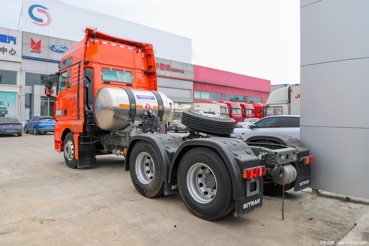 【图】中国重汽 汕德卡SITRAK G7S重卡 530马力 6X4 LNG自动档牵引车(带液缓)(ZZ4256V384HF1LB)_实拍图片 ...