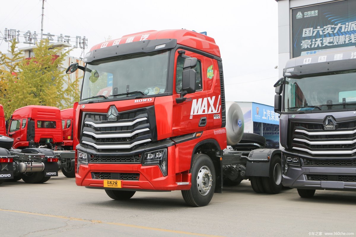 中国重汽 HOWO Max重卡 轻奢版 480马力 6X4 LNG牵引车