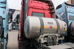 陕汽重卡 德龙X5000S 旗舰版 560马力 6X4 LNG牵引车(液缓)(红色)(SX4259XE4TLQ3)