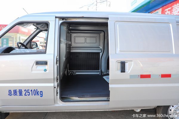 五菱EV50电动封闭厢货福州市火热促销中 让利高达0.5万