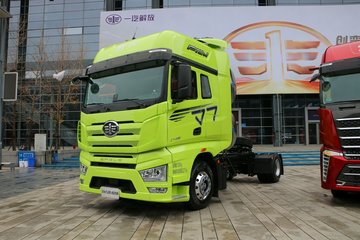 一汽解放 J7重卡 经典版 530马力 4X2 LNG自动档牵引车(CA4180P77M26E6)