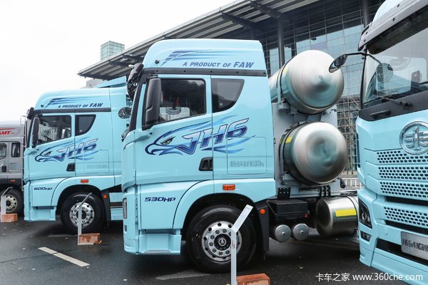 青岛解放 JH6重卡 领航版2.0 530马力 6X4 LNG牵引车(潍柴)(CA4250P25K8T1NE6A80)