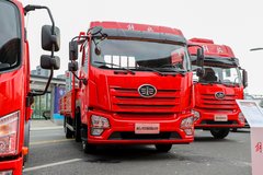 青岛解放 JK6中卡 220马力 4X2 6.75米栏板载货车(CA1169P28K2L2E6A80)