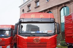 青岛解放 JH6重卡 绿通版 300马力 4X2 6.75米仓栅式载货车(CA5180CCYP26K2L2E6A80)