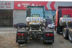 中国重汽 HOWO TH7重卡 560马力 6X4 LNG自动档牵引车(液缓)(ZZ4257V384HF1LB)
