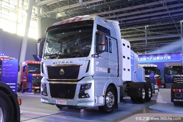 中国重汽 汕德卡SITRAK G7H重卡 560马力 6X4 双燃料自动档牵引车(ZZ4256V424HF1CL)