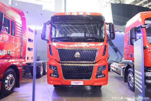中国重汽 汕德卡SITRAK G7H 奢华版 540马力 8X4 9.52米AMT自动档翼开启厢式载货车(ZZ5326XYKV466HF1K)