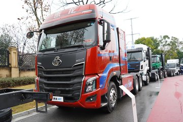 东风柳汽 乘龙H7重卡 6X4 氢燃料牵引车(LZ4250H7DZBEV1)123kWh