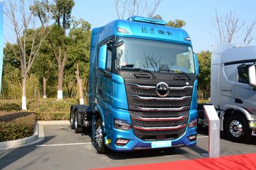 北京重卡 追梦 舒适版 530马力 6X4 LNG自动档牵引车