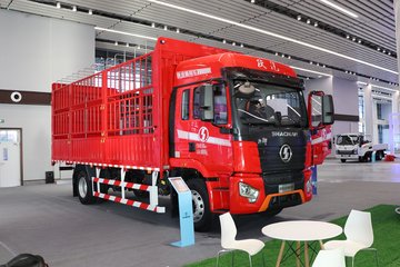 陕汽商用车 德御Q300 300马力 4X2 6.8米AMT自动档仓栅式载货车(SX5186CCYMP6501)