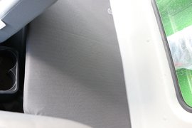 轩德X9 自卸车驾驶室                                               图片