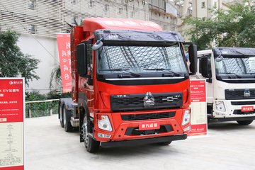 中国重汽成都商用车 V7-X 全勤版 25T 6X4 换电式纯电动牵引车601kWh
