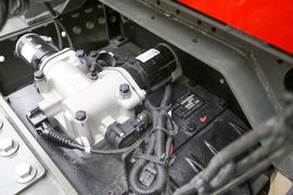 豪沃V7-X 电动牵引车底盘图片