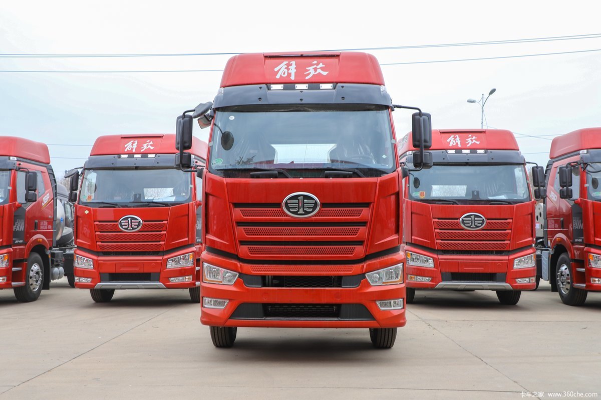 一汽解放 J6L 经典版 320马力 8X2 9.6米仓栅式载货车