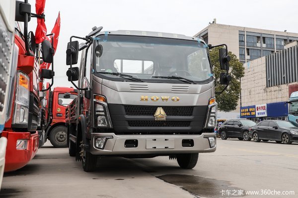 中国重汽HOWO 悍将 165马力 4.15米单排栏板轻卡(万里扬8档)(ZZ1047C3313F145)