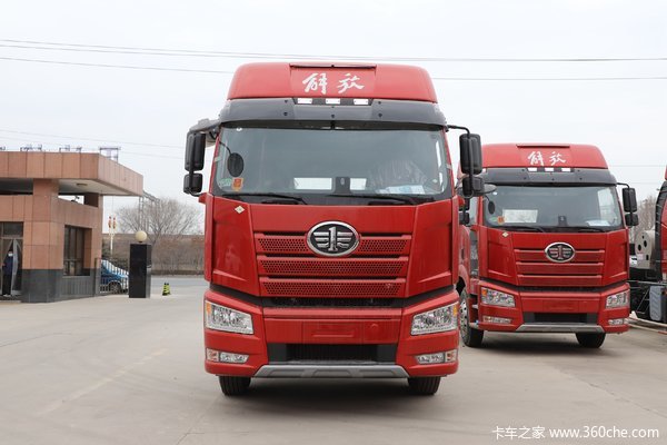 一汽解放 J6P 经典版 480马力 6X4 LNG牵引车(液缓)(CA4250P66M25T1E6)