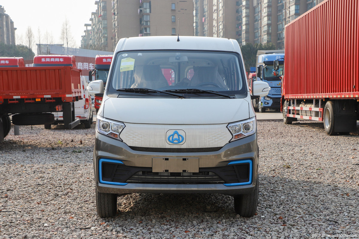 长安跨越 跨越星V7EV 豪华型 2.5T 7座 4.8米纯电动多用途乘用车(对开门)50.38kWh