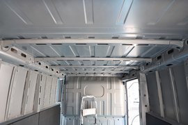 鑫源E3L 电动封闭厢货货箱图片