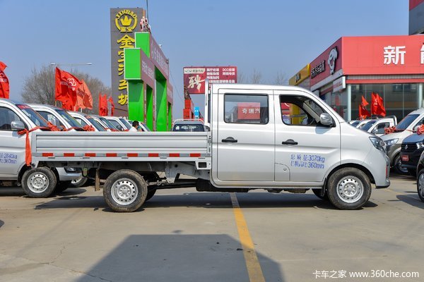 新豹T3 PLUS载货车限时促销中 优惠0.1万