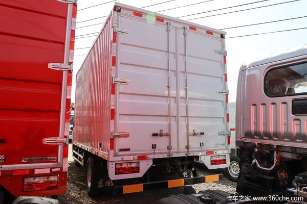 多利卡D6载货车重庆市火热促销中 让利高达0.4万