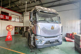 MATE 290马力 4X2 6.83米冷藏车(ZZ5187XLCK511JF1)