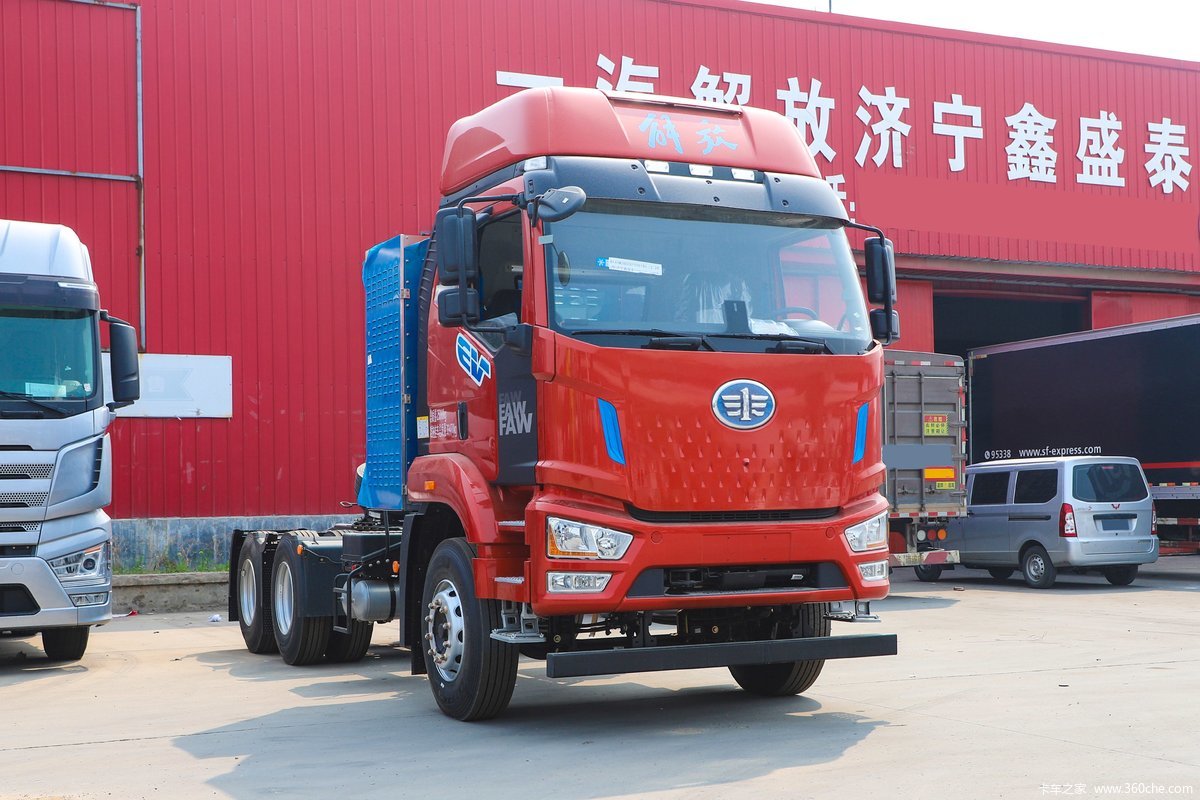 一汽解放 J6L 6X4 纯电动牵引车(亿纬)