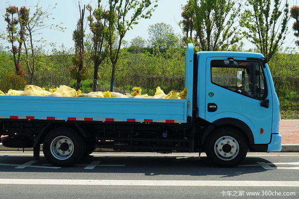 抢购在行动！武汉市多利卡D5载货车降价大放送，立降0.5万
