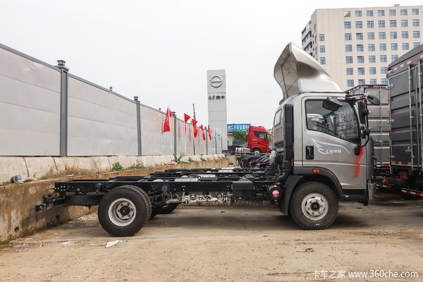 中国重汽HOWO 悍将 170马力 4.15厢式轻卡(ZZ