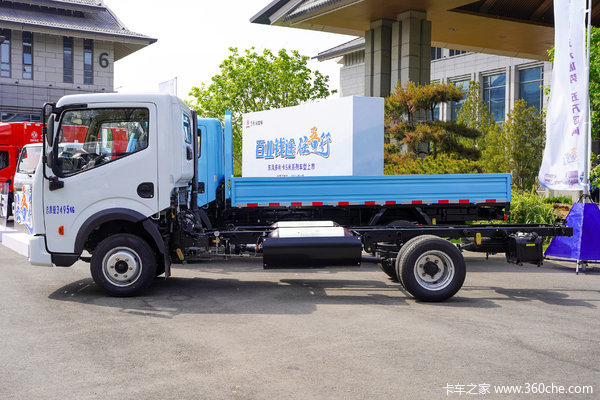 多利卡D5载货车重庆市火热促销中 让利高达0.4万