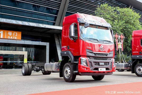 优惠0.5万 重庆市乘龙H5 270马力6.8米载货车火热促销中