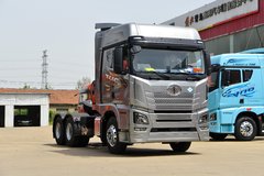 青岛解放 JH6重卡 智享版 530马力 6X4 LNG牵引车(CA4258P25K15T1NE6A80)