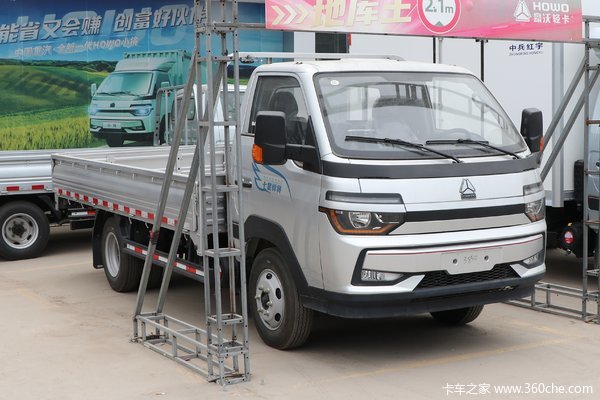 中国重汽HOWO 小将 140马力 3.95米AMT自动档单排栏板小卡(国六)(ZZ1047F3112F145)