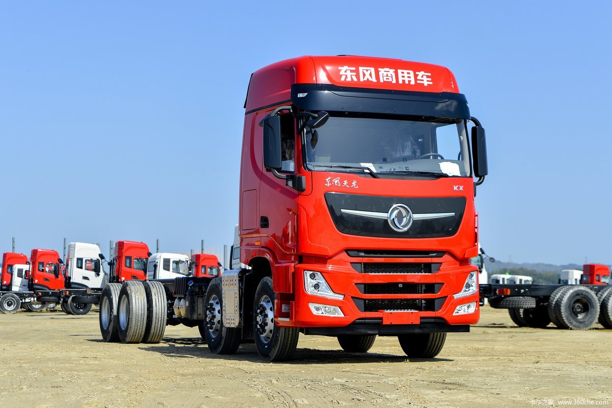 东风商用车 天龙旗舰KX 465马力 8X4 9.4米仓栅式载货车